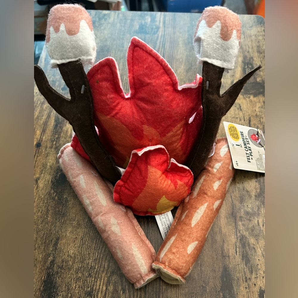 Kids Felt pretend play Plush Campfire Set NWT marshmallows logs